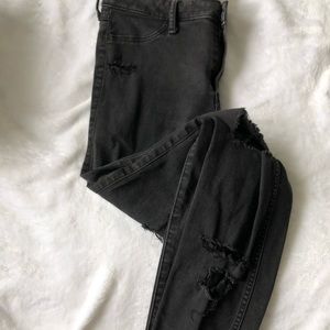 Hollister distressed skinny jean